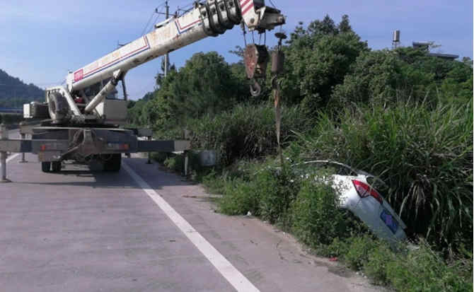 延安重载吊车救援 延安重载吊车救援